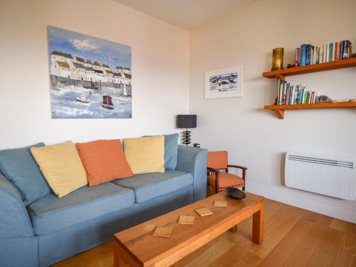 3 Coram Tower Apartment Лайм Риджис Екстериор снимка